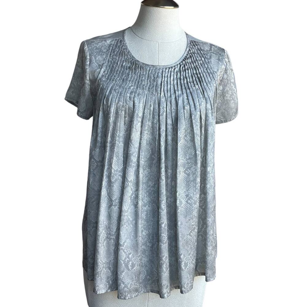 Women's DOLAN Anthropologie Gray Blouse Snake Print Short Sleeve Pleated Top S